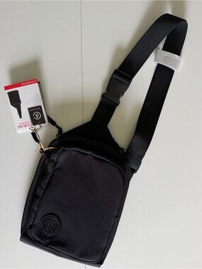 Live In Style Sling Crossbody Black Bag with Pockets with Tags Adjustable Strap